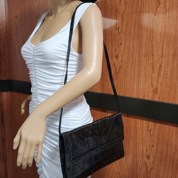 VNTG. GENUINE EEL SKIN SHOULDER BAG & MATCHING BIFOLD WALLET - Picture 3 of 13